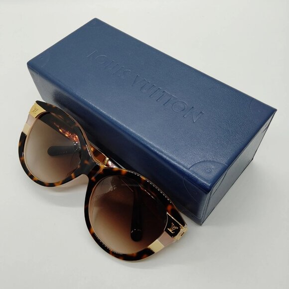 Authentic Louis Vuitton Sunglasses Z1858E Women's Browns mn390-111725 - Picture 2 of 11